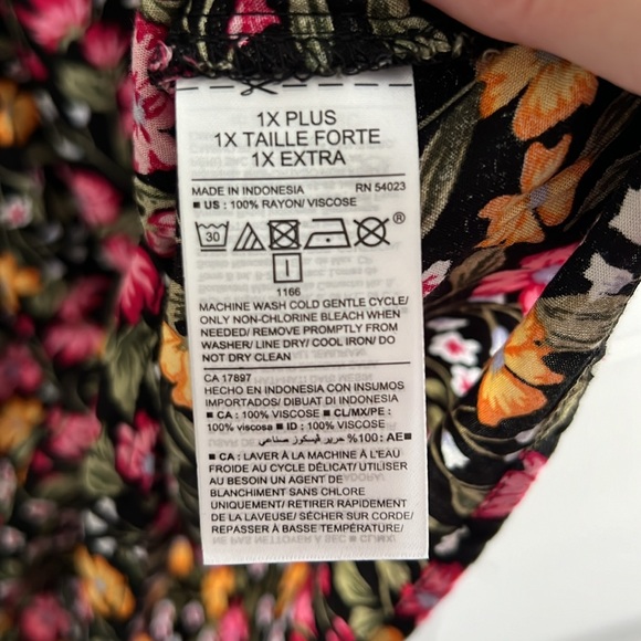 Old Navy Black floral blouse with 3/4 length bell sleeve and bow tie. - Picture 11 of 15